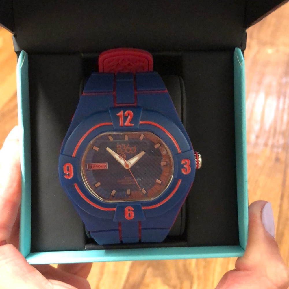 B360 watch - Picture 2 of 5